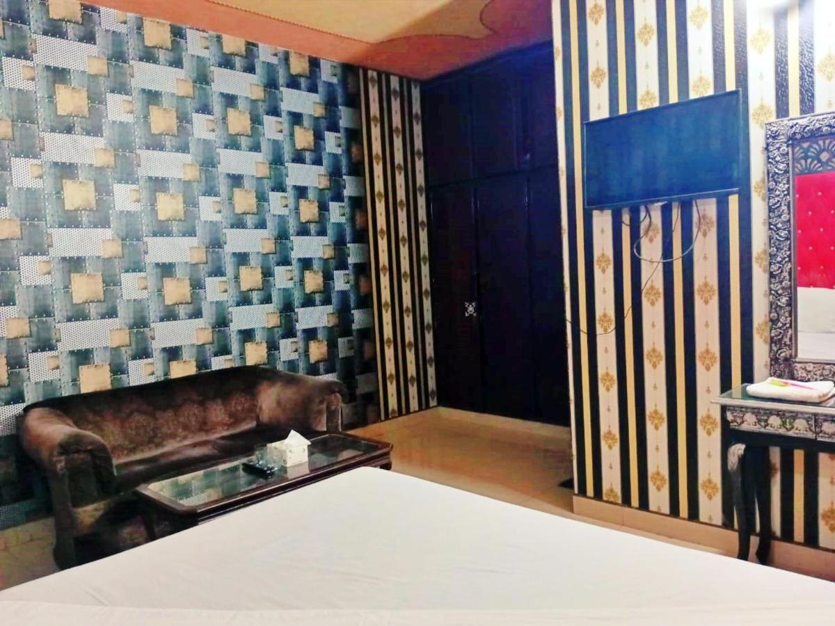 Moon Soon Hotel Лахор Екстериор снимка