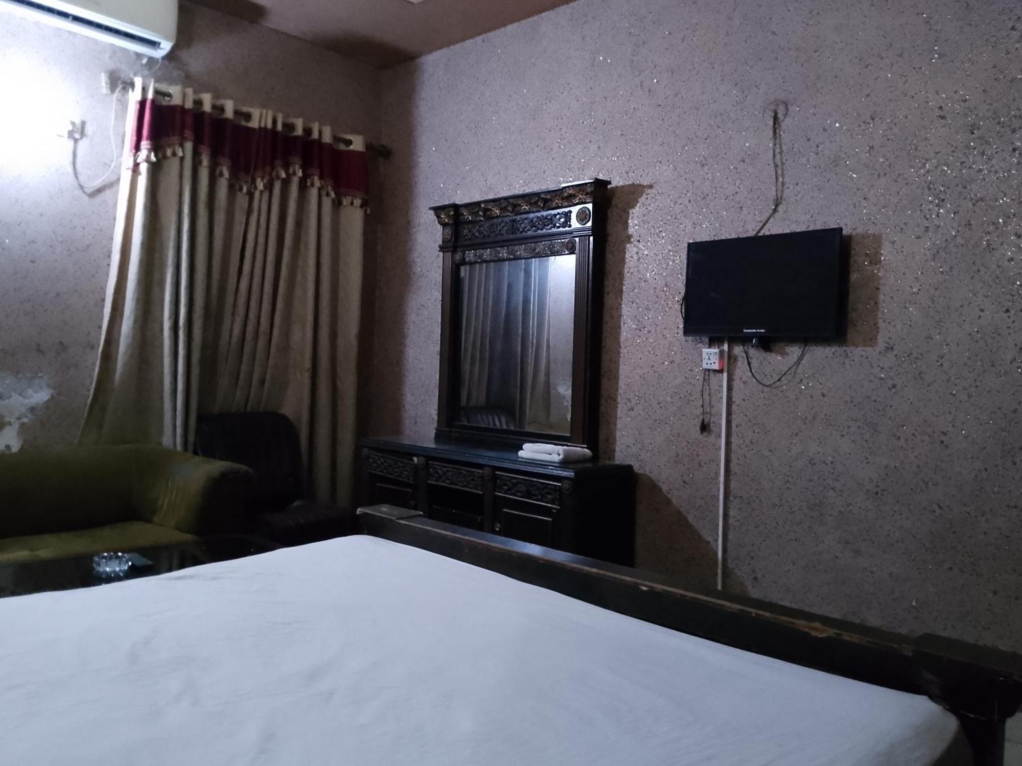 Moon Soon Hotel Лахор Екстериор снимка